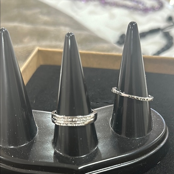 Elegant Silver Women's Ring set of 2 - Picture 1 of 3